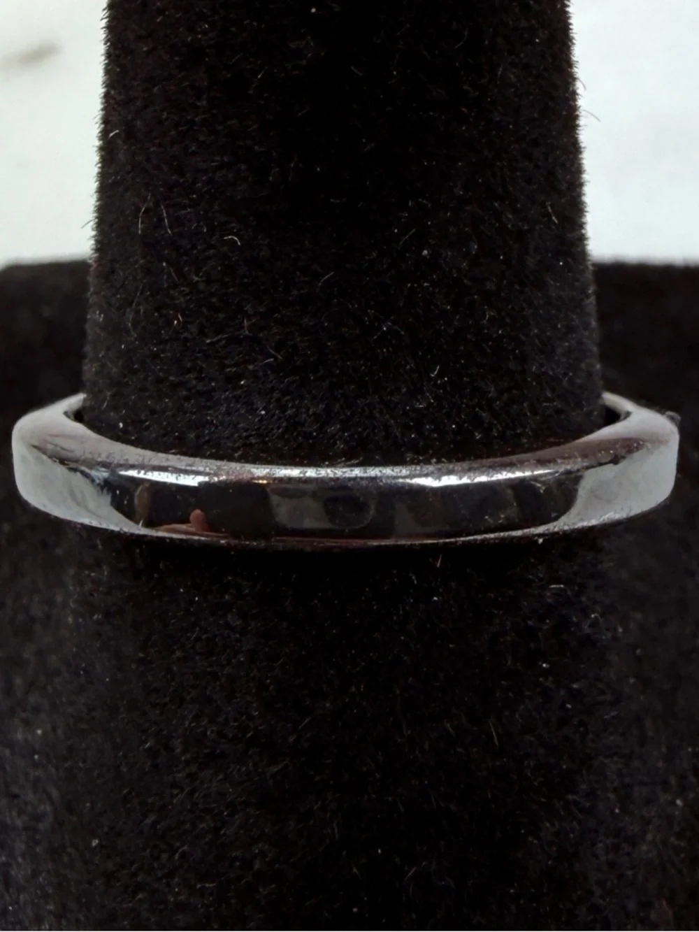 Vintage sleek, black gunmetal hematite thin stacking ring size 8